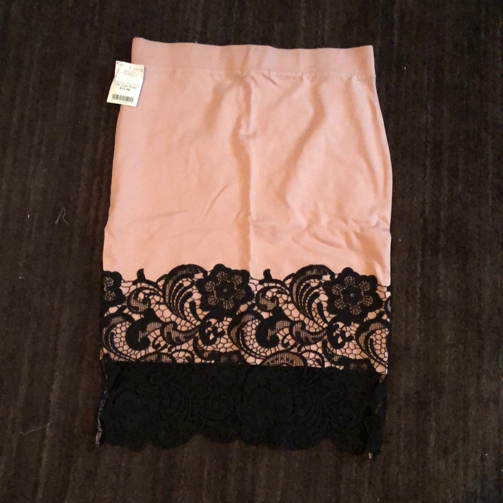 Blush and black lace skirt. Size Large.